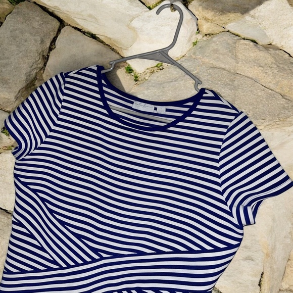 NY & Co. Women’s Navy & White Striped Casual Top with Crisscross Detail Sz-M - Picture 2 of 6
